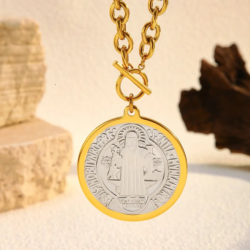 Colar Medaglia dourado com medalha de São Bento